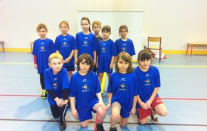 les U9 avec leurs nouveaux t-shirts