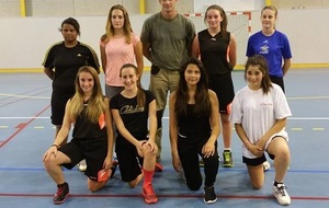les U17 filles et leur coach Jérôme