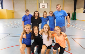 les U13 filles et leur coach mika